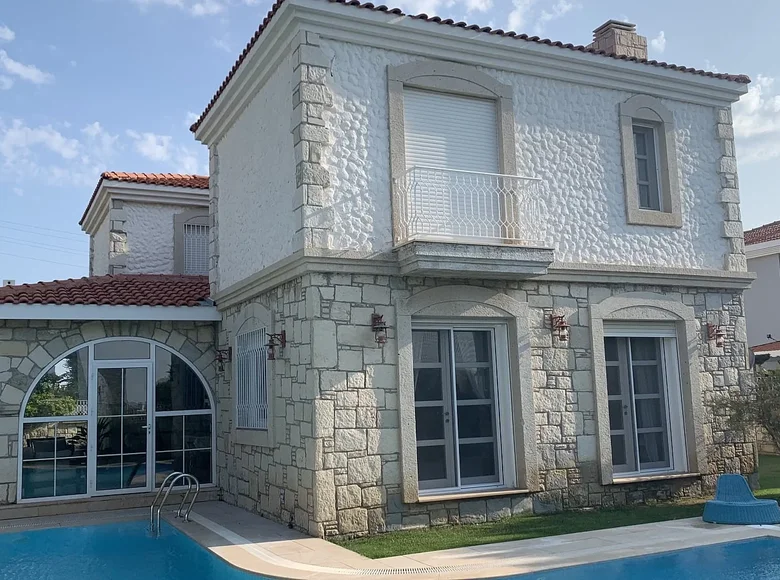 Willa 5 pokojów 275 m² Çeşme, Turcja
