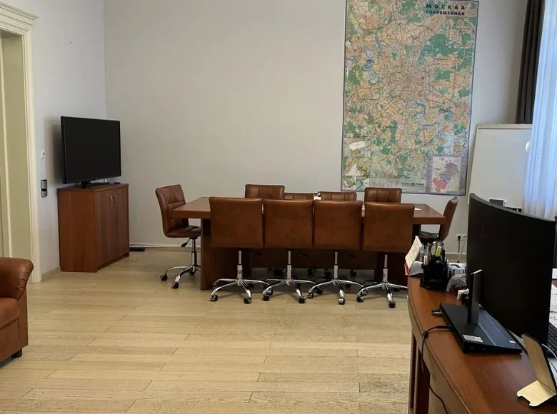 Office 1 918 m² in Moscow, Russia
