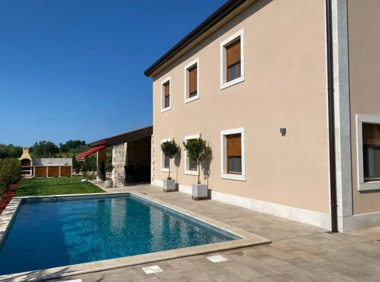 4 bedroom Villa 194 m² Grad Novigrad, Croatia