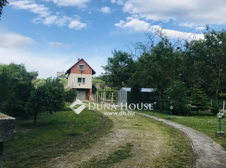 House 100 m² Kisber, Hungary