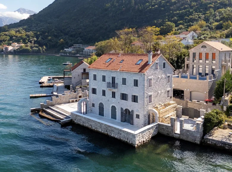 Hotel 731 m² Stoliv, Montenegro