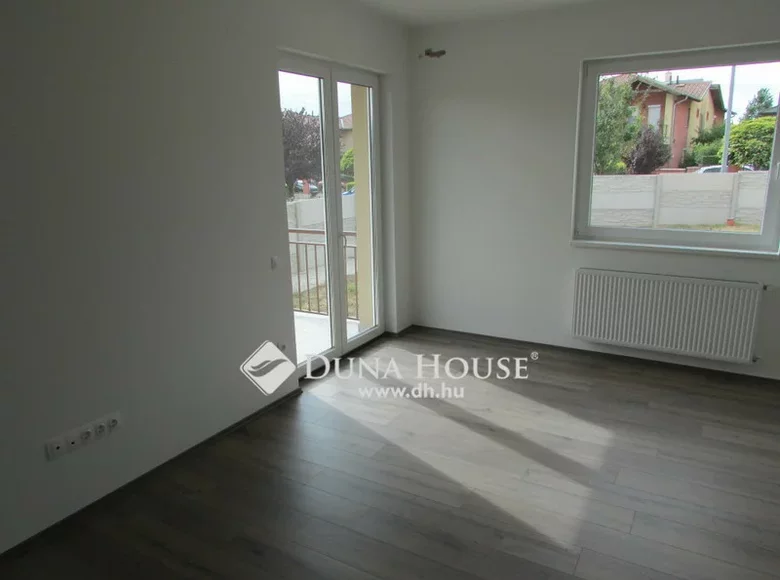 Apartment 72 m² in Central Hungary, All countries