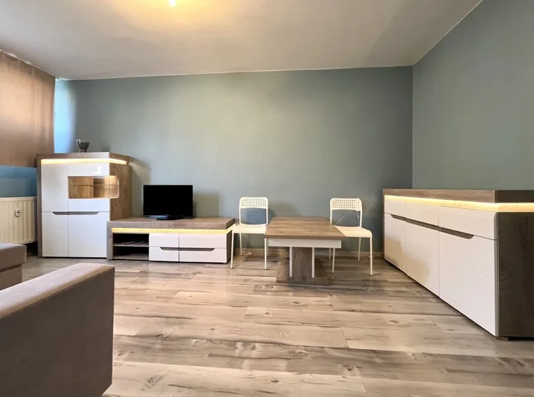 Mieszkanie 2 pokoi 38 m² w Warszawa, Polska