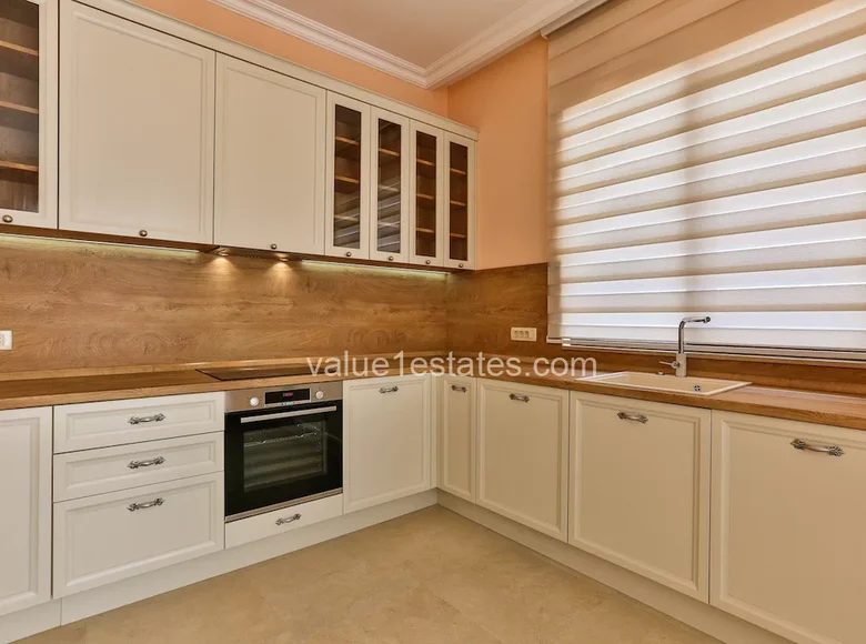 4 bedroom house 199 m² Podgorica, Montenegro