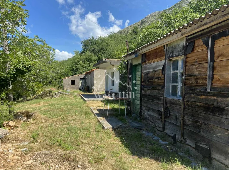 Atterrir  Buljarica, Monténégro