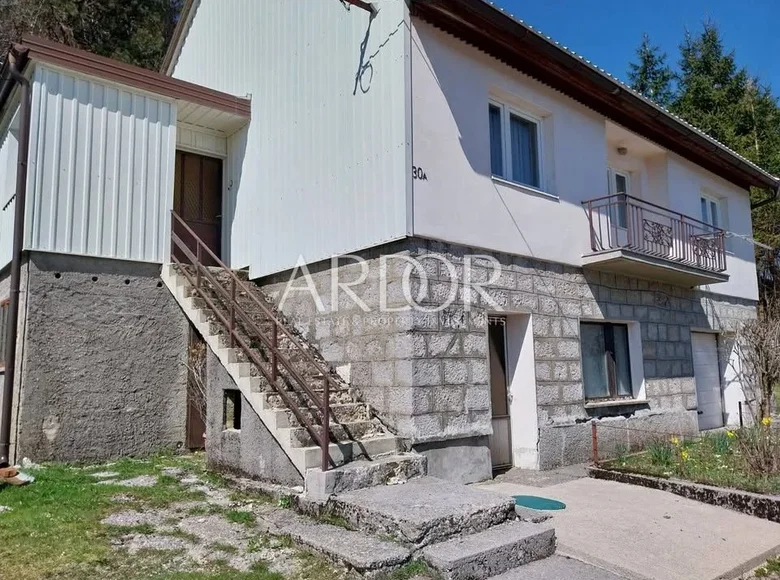 4 bedroom house 272 m² Lic, Croatia