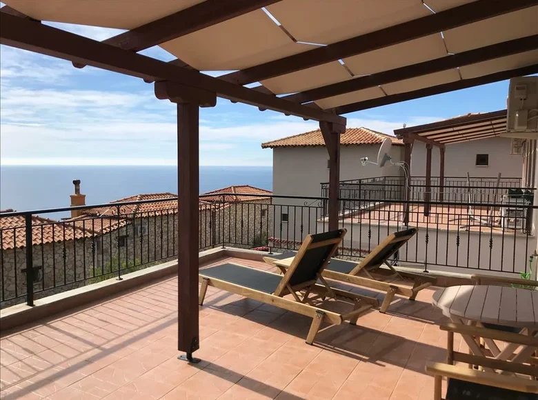 Villa de tres dormitorios 150 m² Loutra, Grecia