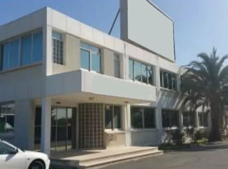 Entrepôt 7 415 m² à Latsia, Chypre