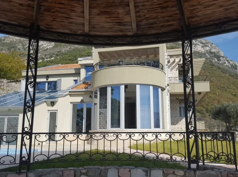 Вилла 4 спальни 570 м² Велембуси, Черногория