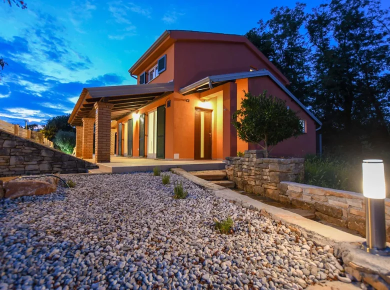 Villa mit 2 Schlafzimmern 130 m² Grad Umag, Kroatien