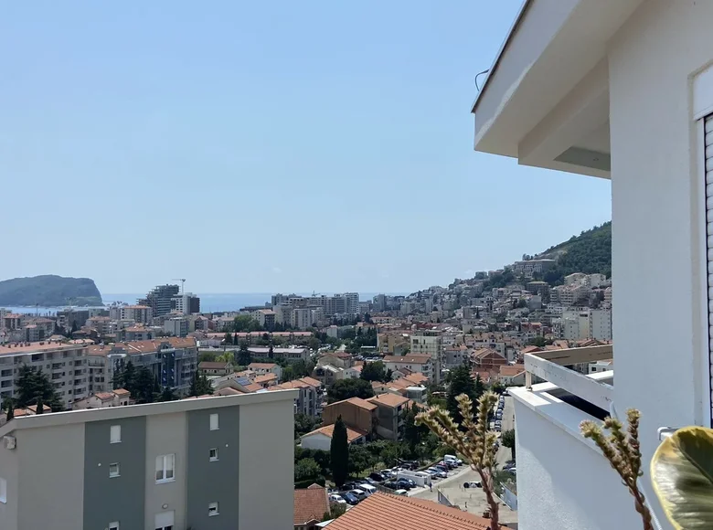 2 bedroom apartment 75 m² Budva, Montenegro