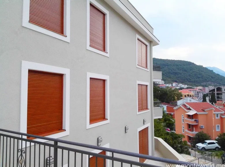 2 bedroom apartment 76 m² Petrovac, Montenegro