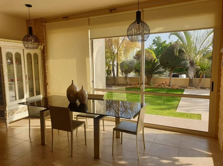 Dom 5 pokojów 265 m² Demos Agiou Athanasiou, Cypr