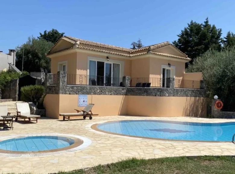 Villa de 2 dormitorios 90 m² Dassia, Grecia