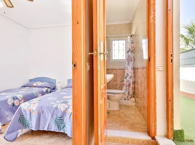 Szeregowiec 2 pokoi 65 m² Torrevieja, Hiszpania