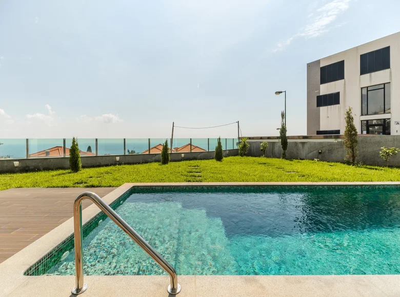 3 bedroom house 260 m² Machico, Portugal