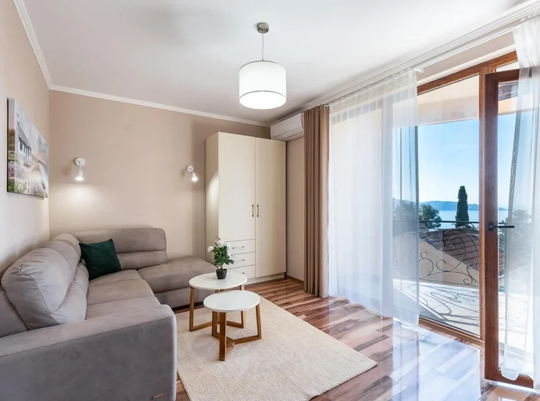 Квартира 4 спальни 200 м² Черногория, Черногория