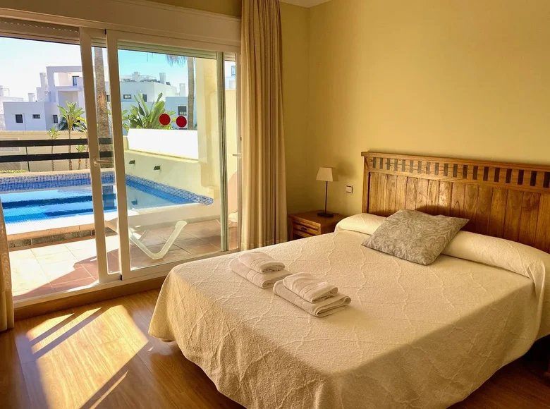 Mieszkanie 2 pokoi 232 m² Estepona, Hiszpania