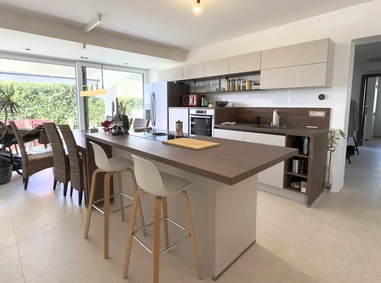 Квартира 121 м² Upravna Enota Ljubljana, Словения