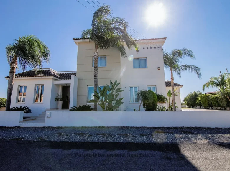 villa de 5 chambres 260 m² Paralímni, Chypre