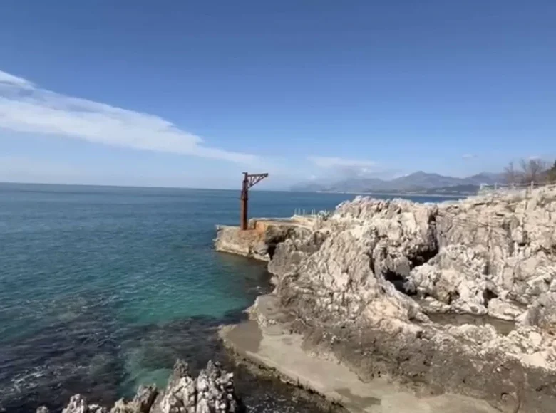 De inversiones  en Bar, Montenegro