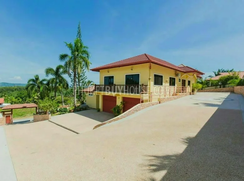 Villa de tres dormitorios  Chalong, Tailandia