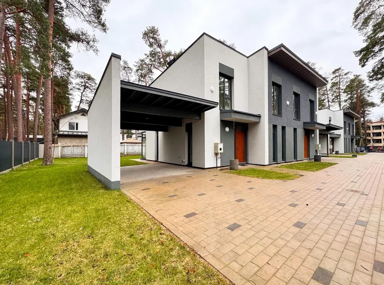 Townhouse 5 bedrooms 663 m² Jurmala, Latvia