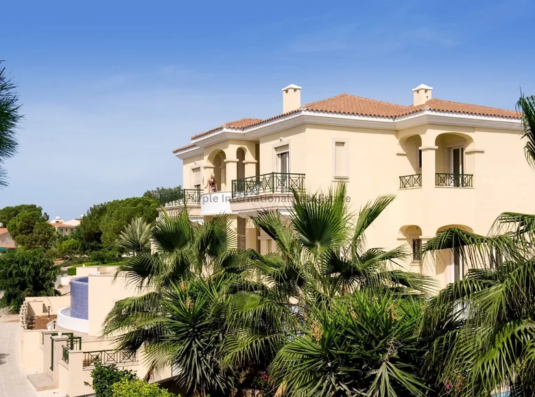 villa de 5 chambres 300 m² Péyia, Chypre