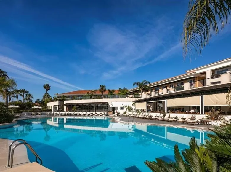 Mieszkanie 2 pokoi 110 m² Loule, Portugalia