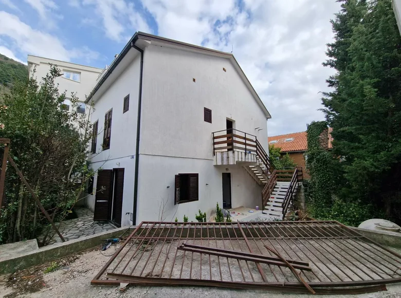 Haus 4 Schlafzimmer  Budva, Montenegro