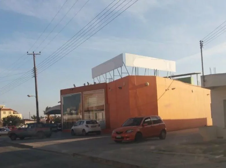 Tienda 575 m² en Frenaros, Chipre