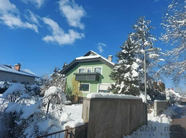 House 225 m² Domzale, Slovenia