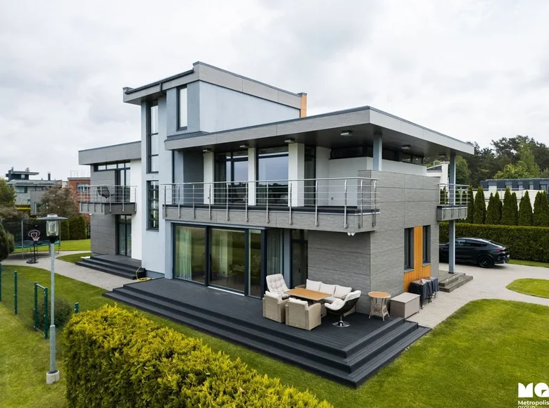 Casa 5 habitaciones 400 m² Jurmala, Letonia