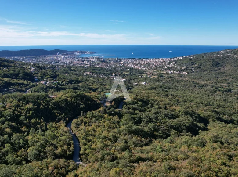 Atterrir  Bar, Monténégro