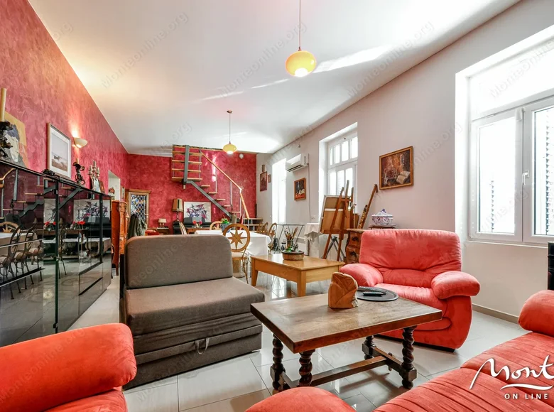 4 bedroom Villa 220 m² Tivat, Montenegro