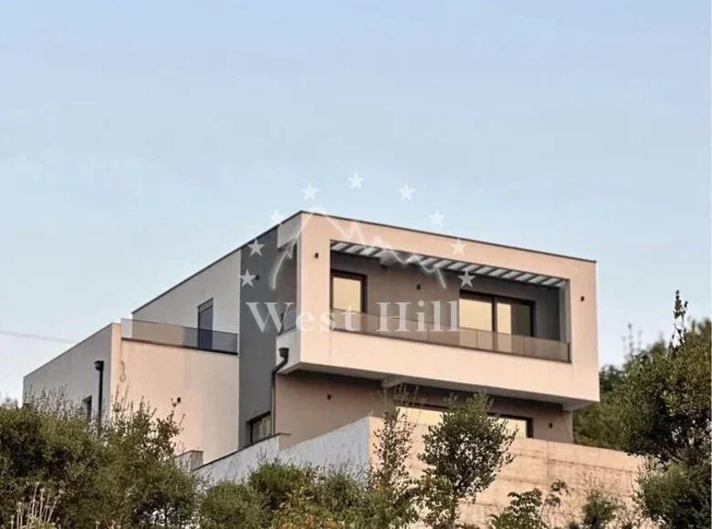 Дом 3 комнаты 220 м² Добра Вода, Черногория