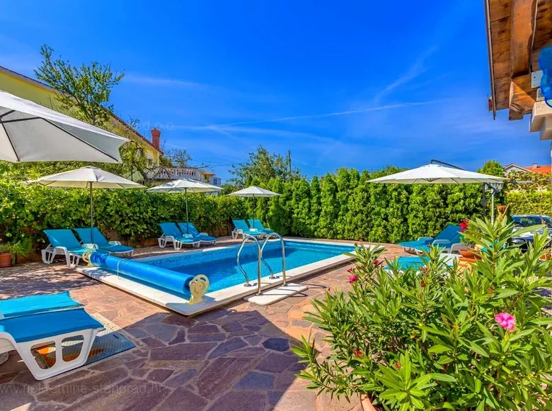 Haus 12 Schlafzimmer 681 m² Radici, Kroatien