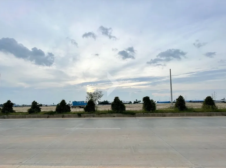 Land 30 000 m² in Sangkat Phleung Chheh Roteh, Cambodia