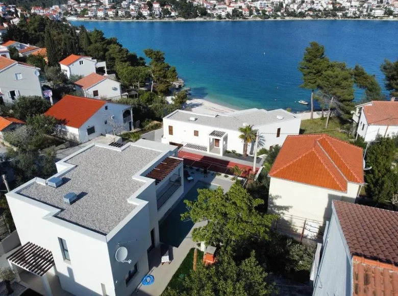 4 bedroom Villa 240 m² Grad Trogir, Croatia