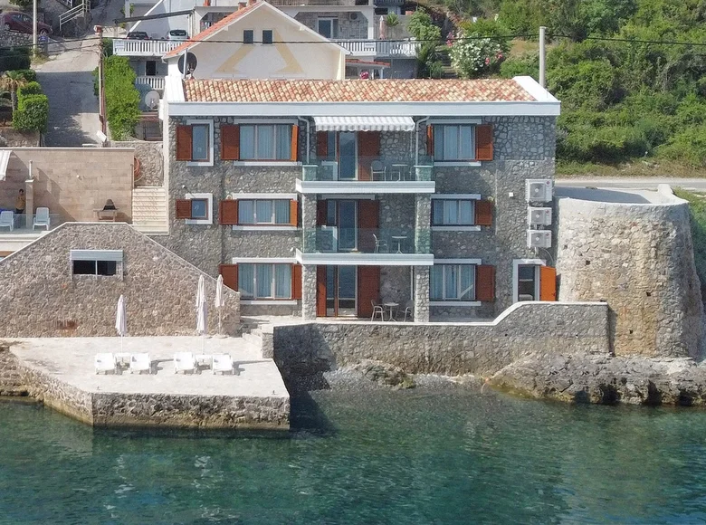 4 bedroom Villa 314 m² Krasici, Montenegro