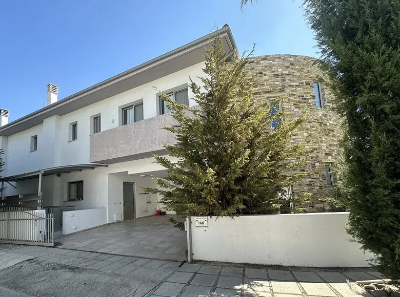 4 bedroom house 430 m² Lakatameia, Cyprus