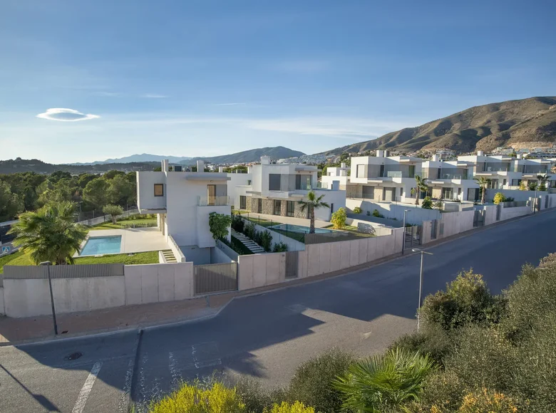 5-Schlafzimmer-Villa 277 m² Finestrat, Spanien