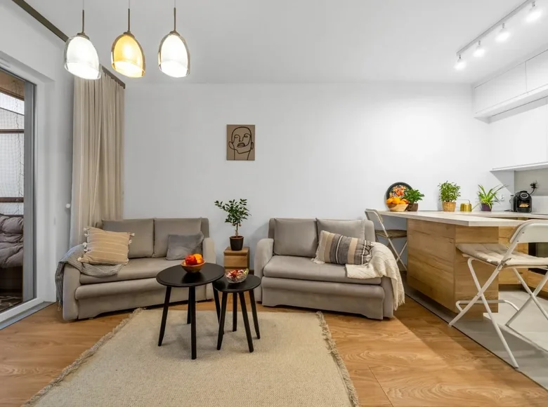 Commercial property 43 m² in Warsaw, Poland