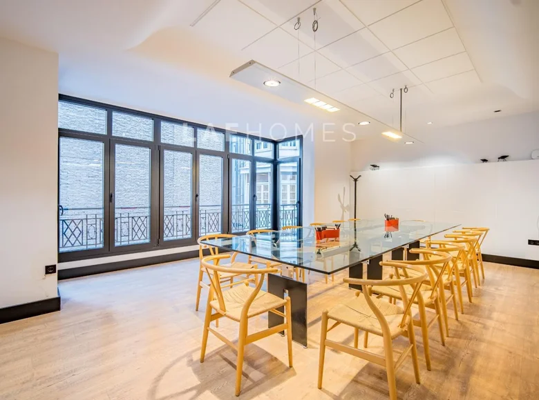 Apartment 10 bedrooms 514 m² Valencia, Spain