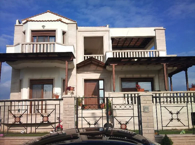 Вилла 4 спальни 290 м² Паралия Диониси ( Дионисиоу), Греция