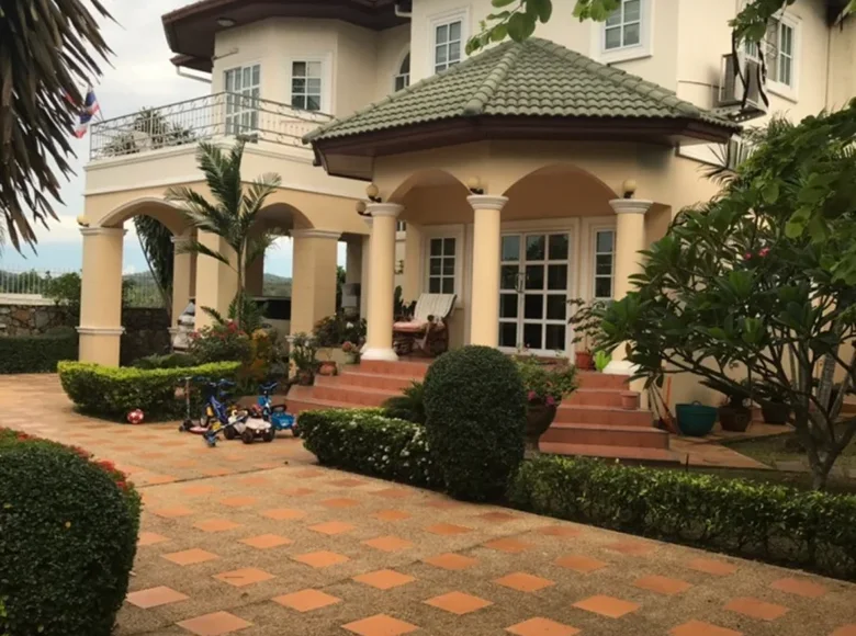 Villa 4 chambres 253 m² Nong Prue, Thaïlande