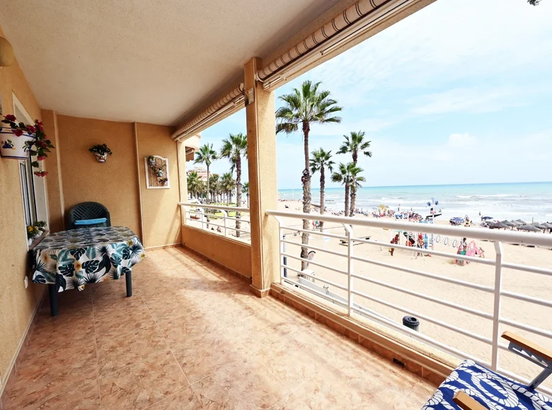 Mieszkanie 3 pokoi 115 m² La Mata, Hiszpania