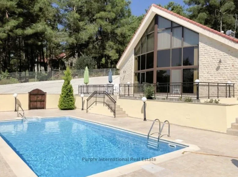 4-Schlafzimmer-Villa 250 m² Pano Platres, Zypern