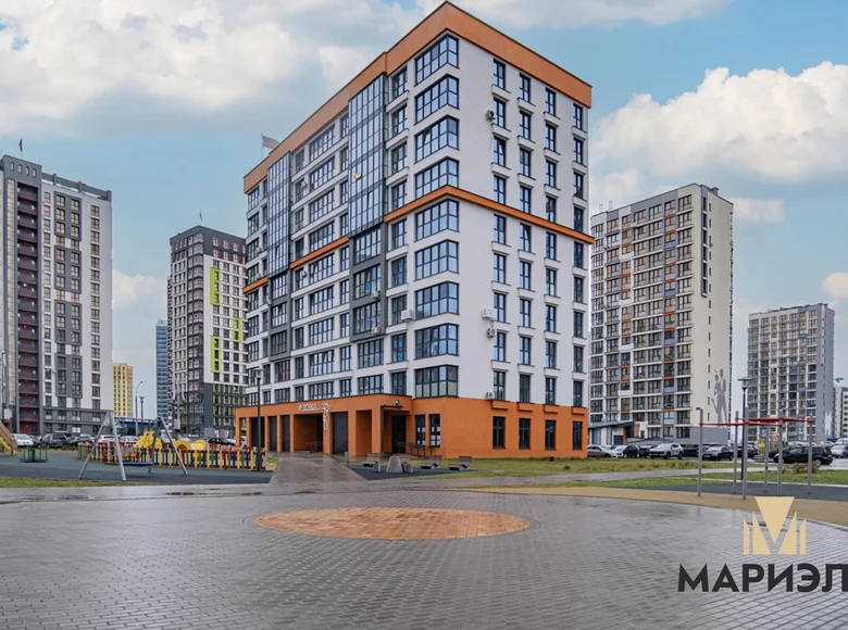 Tienda 1 habitación 75 m² en Minsk, Belarús