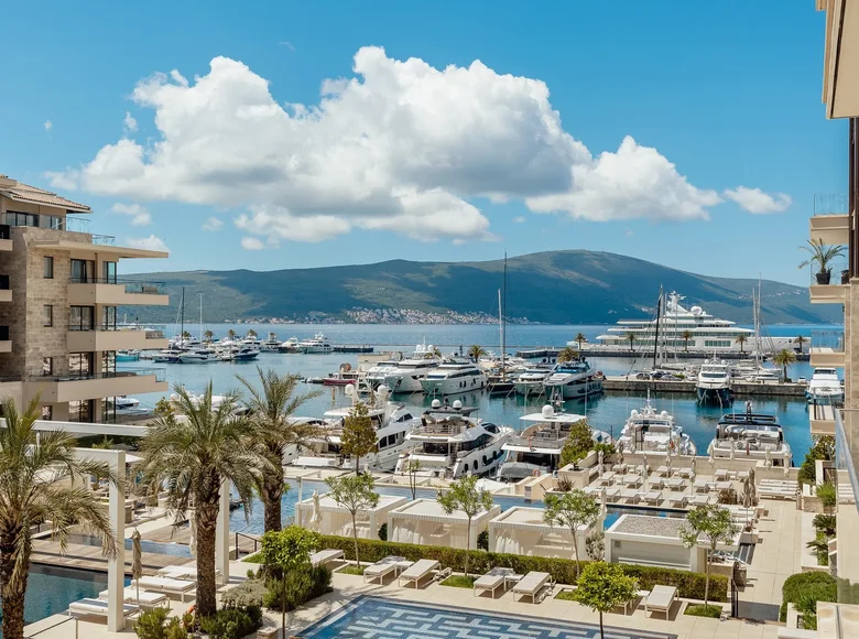 2 bedroom apartment 183 m² Montenegro, Montenegro